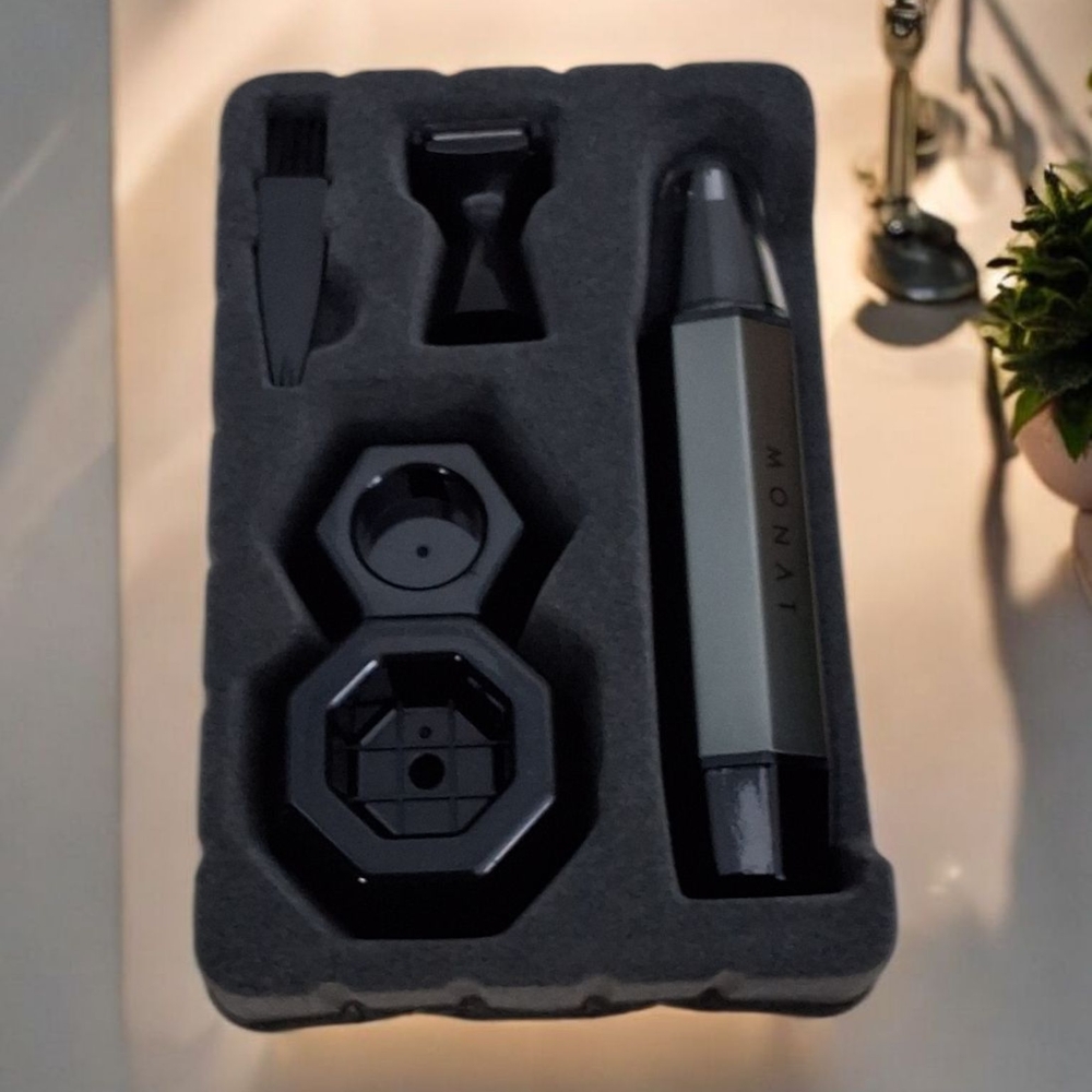 Monat Grooming Kit with Trimmer and Accessories
